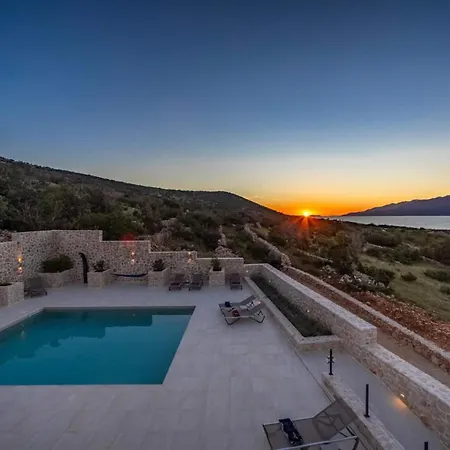 Luxury Sea Star Heated Pool 48 M2