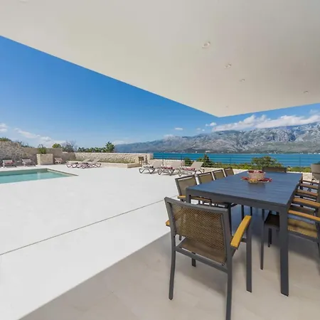 Luxury Sea Star Heated Pool 48 M2