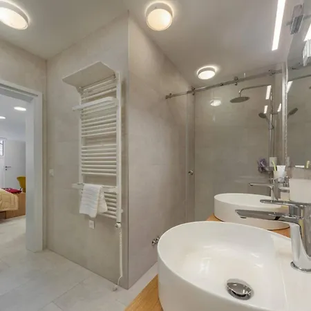 Luxury Sea Star Heated Pool 48 M2 Vinjerac