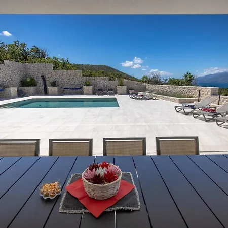 Luxury Sea Star Heated Pool 48 M2